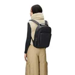 Rains Book Daypack W3 Black 4 Rains Book Daypack W3 Black -Mode Tassen Verkoopwinkel image 3625