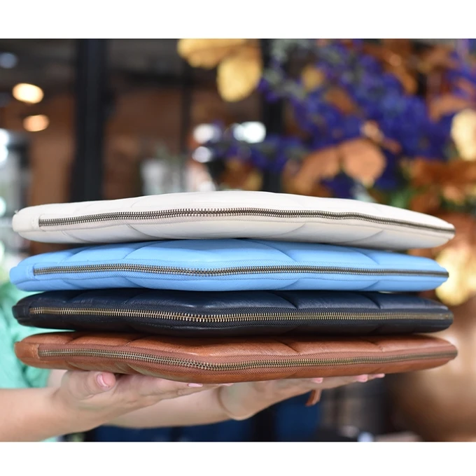 DIMAGINI Ava Padded Laptop Sleeve 15-16" off white DIMAGINI Ava Padded Laptop Sleeve 15-16" Off White -Mode Tassen Verkoopwinkel image 4848