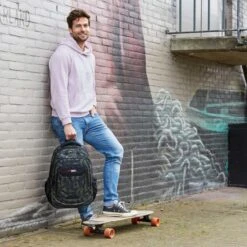 Enrico Benetti Santa Cruz 17.3" Laptop Rugtas Olijfgroen 3 Enrico Benetti Santa Cruz 17.3" Laptop Rugtas Olijfgroen -Mode Tassen Verkoopwinkel image 5471