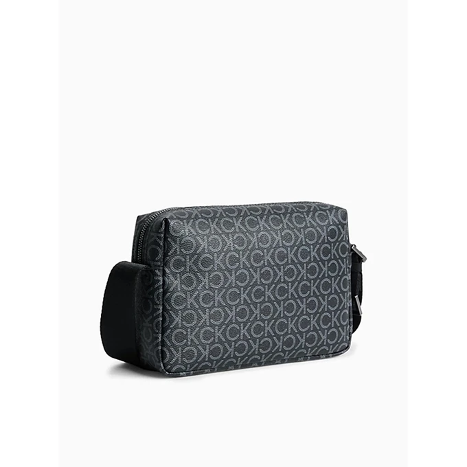 Calvin Klein Ck Must Camera Bag black classic mono Calvin Klein Ck Must Camera Bag Black Classic Mono -Mode Tassen Verkoopwinkel image 8147